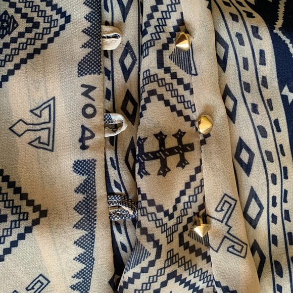 Sans Souci. Sheer, Navy/beige Southwest style blouse w/buttons. Sleevele… - Picture 9 of 9